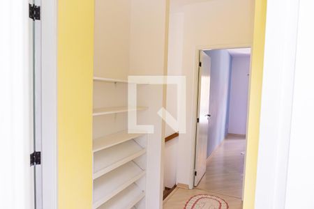 Casa de condomínio à venda com 94m², 3 quartos e 1 vagaCorredor