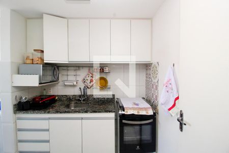 Cozinha de apartamento à venda com 2 quartos, 57m² em Pompéia, Belo Horizonte