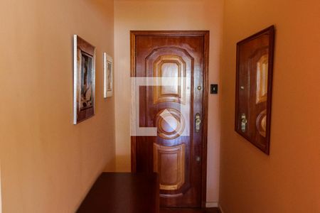 Hall de entrada de apartamento à venda com 3 quartos, 145m² em Copacabana, Rio de Janeiro