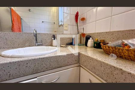 Casa à venda com 360m², 3 quartos e 2 vagasBanheiro 2