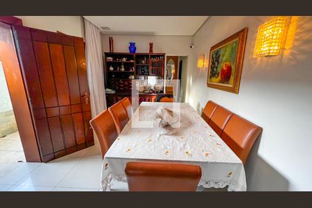 Sala de casa à venda com 3 quartos, 360m² em Renascença, Belo Horizonte