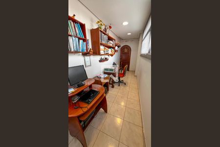 Casa à venda com 360m², 3 quartos e 2 vagasCorredor