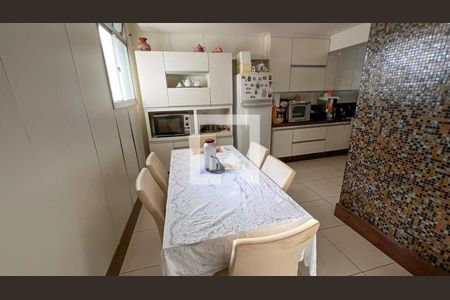 Casa à venda com 360m², 3 quartos e 2 vagasCozinha