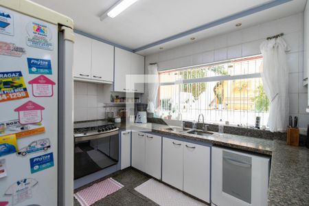Casa para alugar com 360m², 4 quartos e 3 vagas Casa para alugar com 360m², 4 quartos e 3 vagasCozinha