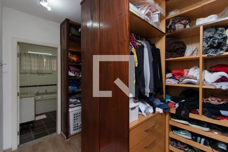 Casa para alugar com 360m², 4 quartos e 3 vagas Casa para alugar com 360m², 4 quartos e 3 vagasCloset do quarto 2