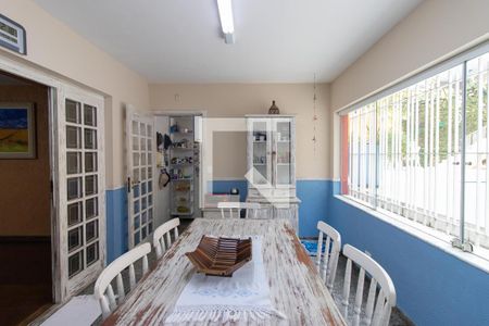 Casa para alugar com 360m², 4 quartos e 3 vagas Casa para alugar com 360m², 4 quartos e 3 vagasCopa