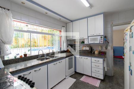 Casa para alugar com 360m², 4 quartos e 3 vagas Casa para alugar com 360m², 4 quartos e 3 vagasCozinha