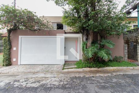 Casa para alugar com 360m², 4 quartos e 3 vagas Casa para alugar com 360m², 4 quartos e 3 vagasFachada
