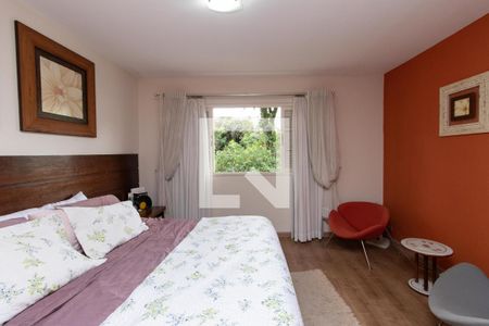 Casa para alugar com 360m², 4 quartos e 3 vagas Casa para alugar com 360m², 4 quartos e 3 vagasQuarto Suíte 2