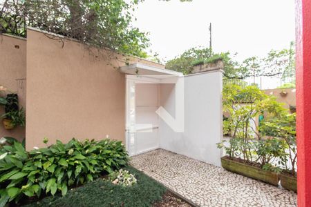 Casa para alugar com 360m², 4 quartos e 3 vagas Casa para alugar com 360m², 4 quartos e 3 vagasTerraço