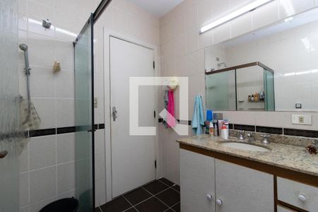 Casa para alugar com 360m², 4 quartos e 3 vagas Casa para alugar com 360m², 4 quartos e 3 vagasBanheiro da Suíte 2