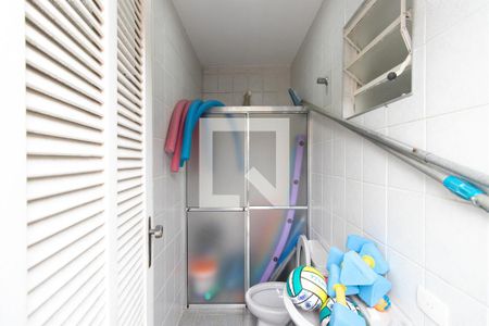 Casa para alugar com 360m², 4 quartos e 3 vagas Casa para alugar com 360m², 4 quartos e 3 vagasBanheiro Piscina