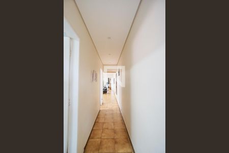 Casa à venda com 465m², 7 quartos e 8 vagasCorredor dos quartos