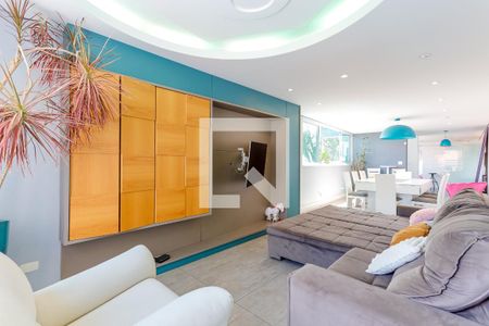 Sala de casa para alugar com 3 quartos, 300m² em Vila Gustavo, São Paulo