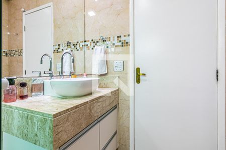 Casa à venda com 130m², 3 quartos e 2 vagasBanheiro da Suíte