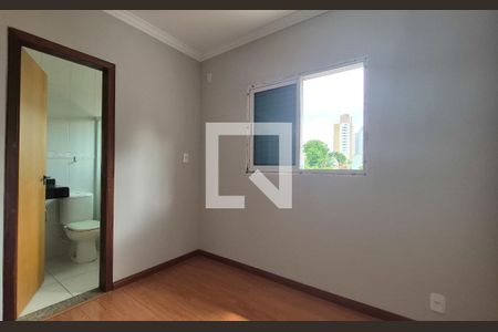 Casa à venda com 180m², 4 quartos e 3 vagas Casa à venda com 180m², 4 quartos e 3 vagasSuíte 2