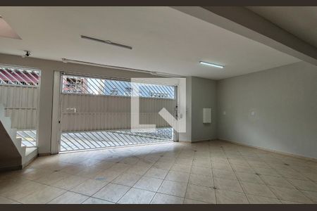 Casa à venda com 180m², 4 quartos e 3 vagas Casa à venda com 180m², 4 quartos e 3 vagasGaragem