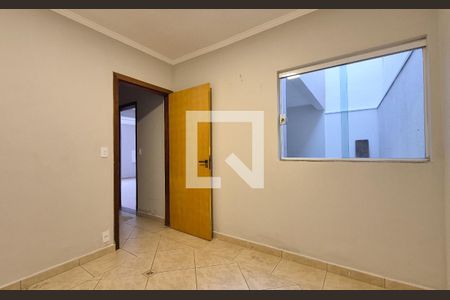 Casa à venda com 180m², 4 quartos e 3 vagas Casa à venda com 180m², 4 quartos e 3 vagasQuarto de Serviço