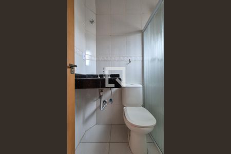 Casa à venda com 180m², 4 quartos e 3 vagas Casa à venda com 180m², 4 quartos e 3 vagasBanheiro da suíte 2