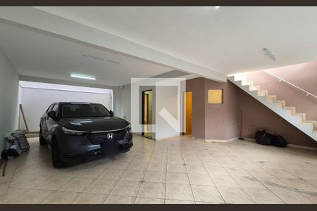 Casa à venda com 180m², 4 quartos e 3 vagas Casa à venda com 180m², 4 quartos e 3 vagasGaragem