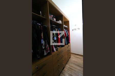 Closet quarto 1 de casa à venda com 5 quartos, 374m² em Portuguesa, Rio de Janeiro