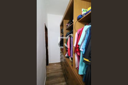 Closet quarto 1 de casa à venda com 5 quartos, 174m² em Portuguesa, Rio de Janeiro