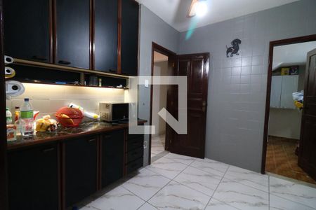 Casa à venda com 374m², 5 quartos e 2 vagasCozinha