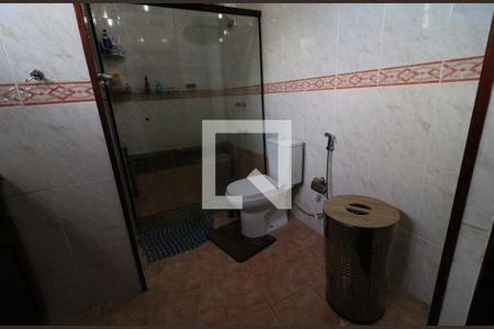 Casa à venda com 374m², 5 quartos e 2 vagasBanheiro social 2