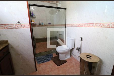 Casa à venda com 374m², 5 quartos e 2 vagasBanheiro social 2