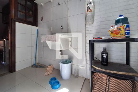 Casa para alugar com 72m², 2 quartos e 1 vagaÁrea de Serviço