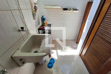 Casa para alugar com 72m², 2 quartos e 1 vagaÁrea de Serviço