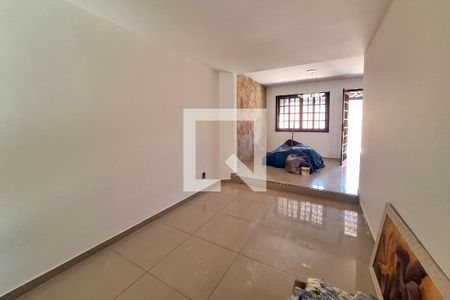 Sala de casa para alugar com 2 quartos, 72m² em Serra Grande, Niterói