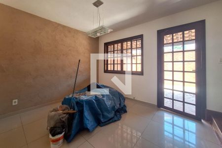 Sala de casa para alugar com 2 quartos, 72m² em Serra Grande, Niterói