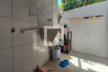 Casa para alugar com 72m², 2 quartos e 1 vagaÁrea de Serviço