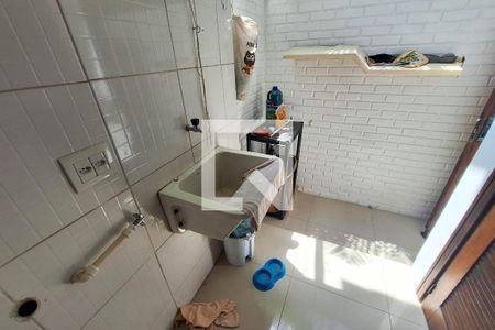 Casa para alugar com 72m², 2 quartos e 1 vagaÁrea de Serviço