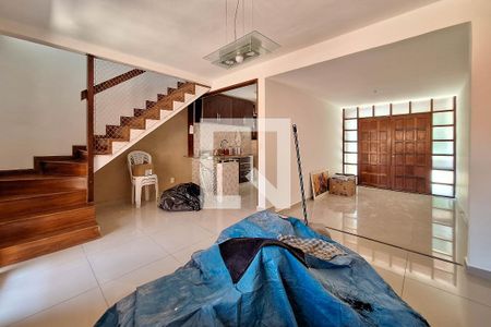 Sala de casa para alugar com 2 quartos, 72m² em Serra Grande, Niterói