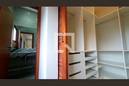 Closet de casa de condomínio para alugar com 4 quartos, 245m² em Parque Brasil 500, Paulínia