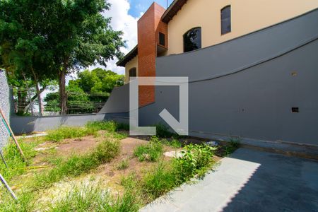 Casa à venda com 224m², 2 quartos e 3 vagasQuintal