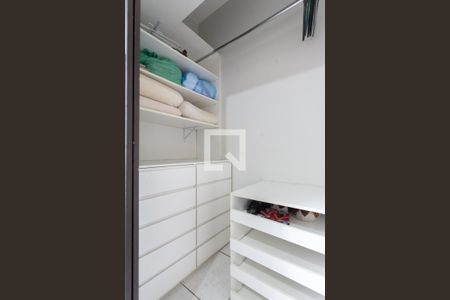 Quarto 1 - Closet de apartamento para alugar com 3 quartos, 56m² em Serrano, Belo Horizonte