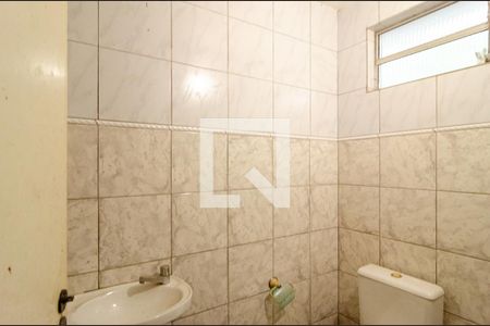 Casa à venda com 450m², 5 quartos e 3 vagasBanheiro do Salão de Festas