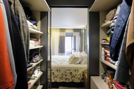 Apartamento à venda com 200m², 3 quartos e 3 vagasCloset Suíte 1