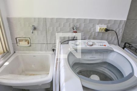 Apartamento para alugar com 50m², 2 quartos e 1 vaga Apartamento para alugar com 50m², 2 quartos e 1 vagaCozinha e Área de Serviço