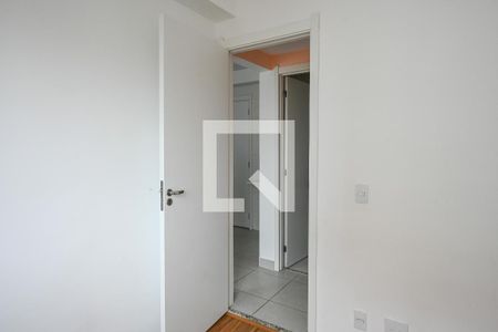 Quarto 1 de apartamento para alugar com 2 quartos, 32m² em Parque Fongaro, São Paulo