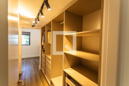 Apartamento para alugar com 70m², 2 quartos e 2 vagas Apartamento para alugar com 70m², 2 quartos e 2 vagasCloset da Suíte 1