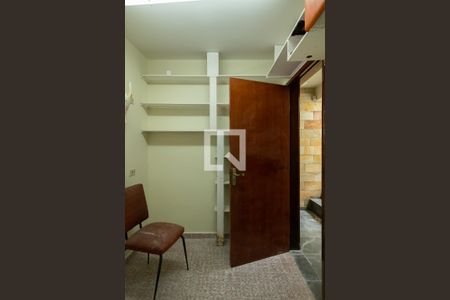 Casa para alugar com 239m², 3 quartos e 4 vagas Casa para alugar com 239m², 3 quartos e 4 vagasDespensa- Garagem