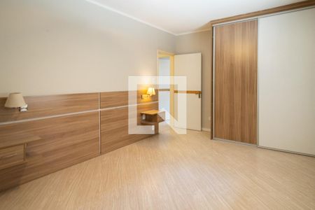 Casa para alugar com 239m², 3 quartos e 4 vagas Casa para alugar com 239m², 3 quartos e 4 vagasSuíte
