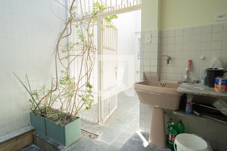 Casa para alugar com 239m², 3 quartos e 4 vagas Casa para alugar com 239m², 3 quartos e 4 vagasÁrea de Serviço 1