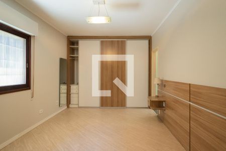 Casa para alugar com 239m², 3 quartos e 4 vagas Casa para alugar com 239m², 3 quartos e 4 vagasSuíte