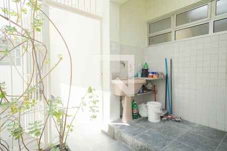 Casa para alugar com 239m², 3 quartos e 4 vagas Casa para alugar com 239m², 3 quartos e 4 vagasÁrea de Serviço 1