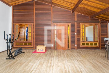 Casa à venda com 252m², 5 quartos e 2 vagas Casa à venda com 252m², 5 quartos e 2 vagasSala 2